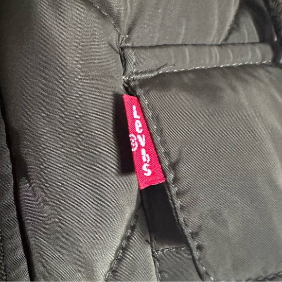 Levi's
Women's Hooded Anorak Puffer Coat - Picture 7 of 14